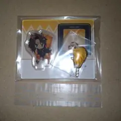 ツイステッドワンダーランド　レオナ　キャンディメタルチャーム　アクリルスタンド