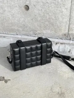スクエアバッグ　L.IUE._I LUXURY SHOULDER 黒　ブラック