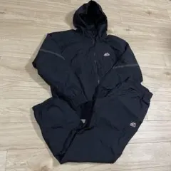 【コムドット大和着用】NIKEナイロンジャケット　短丈　テック系 コムドット大和着用】NIKEナイロンジャケット 短丈 テック系