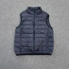 ブラック　ダウンベスト