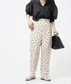 simpliciteドットプリントタックパンツ　ナチュラルのサムネイル