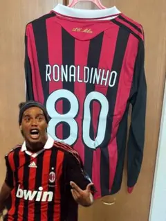 【正規品】ロナウジーニョ　ACミラン　ユニフォーム Amazon.co.jp: 09-10ロナウジーニョACミラン 長袖 ユニフォーム M