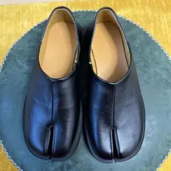 タビ型シューズ