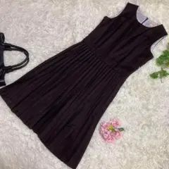 極美品　ブルックスブラザーズ　ひざ丈プリーツワンピース　黒　ノースリーブ　2 M