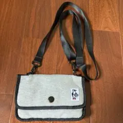 ショルダーバッグ 小さなポーチ CHUMS