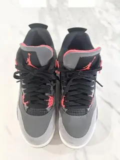 NIKE Air Jordan 4 レトロ　グレー/ブラック/ピンクのサムネイル