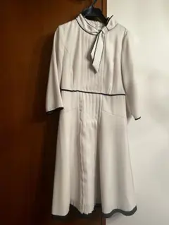 アプワイザーリッシェ ボウタイプリーツワンピース