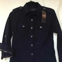 【31】半額以下&送料込み❤️新品！バーバリー ネイビーシャツ