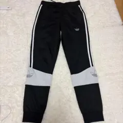 adidas パンツ