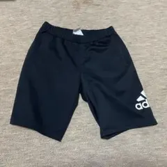 adidas ショートパンツ　黒
