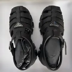 PRADA ブラック グルカサンダル