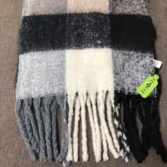 新品未使用タグ付き　マフラー　チェック　フリンジ　ストール