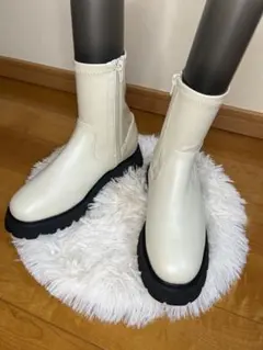 【REZOY】厚底 タンクソール ショートブーツ 白 M