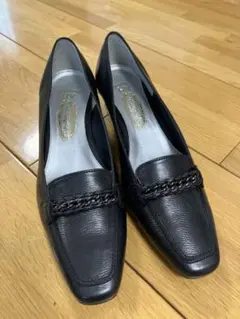 YOSHINOYAヨシノヤ　ブラックレザー パンプス 23.5