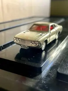トミカリミテッドヴィンテージ 日産セドリック(改造)ローダウン BBS