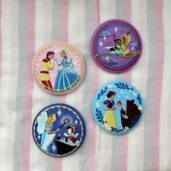 ディズニー 刺繍缶バッジ　４つセット
