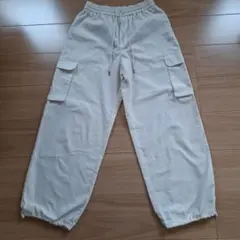 GU　白色カーゴパンツ ゴム入り　Mサイズ