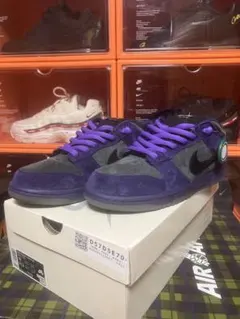 Supreme × Nike SB Dunk Low 