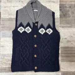 ETERNAL ケーブル編み ベスト ネイビー/グレー