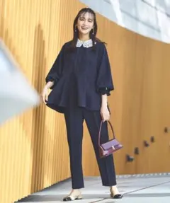 新品　2WAYレース襟付きペプラムトップス＆テーパードパンツセットアップ