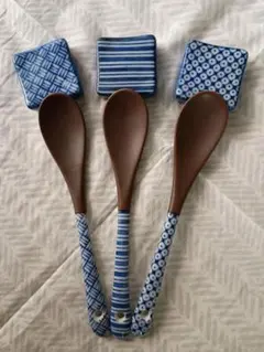 陶器のスプーンとスプーンレスト(箸置き)、各3個セット