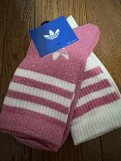 アディダス　スリーストライプ　グリッター　クルーソックス