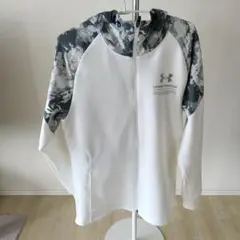 UNDER ARMOUR フード付きジャケット ホワイト/グレー　美品