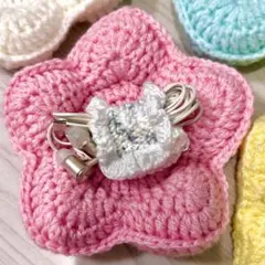 ハンドメイド 手編み ケーブルホルダーのサムネイル