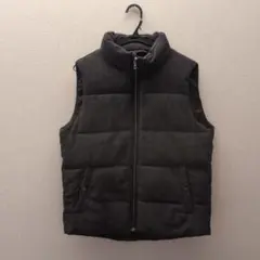 ダークグレー ダウンベスト　ユニクロ