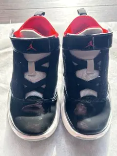 Jordan キッズシューズ ブラック/レッド