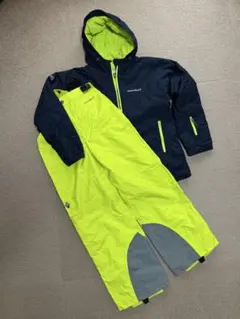 モンベル子供用スノーウェア　サイズ150cnの上下セット