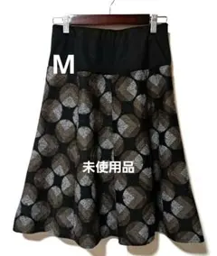 未使用　丸模様 　膝丈フレアスカート　M