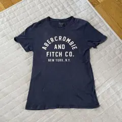 Abercrombie & Fitch ネイビー TシャツSコットン素材刺繍ロゴ