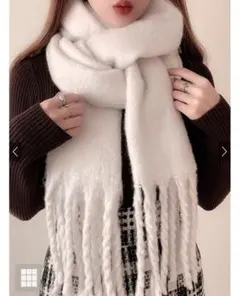 グレイル　起毛フェイクウールフリンジボリュームマフラー