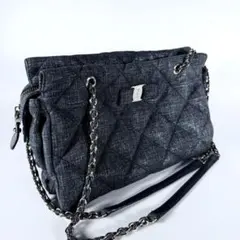 2025年最新】フェラガモキルティングチェーンバッグの人気アイテム