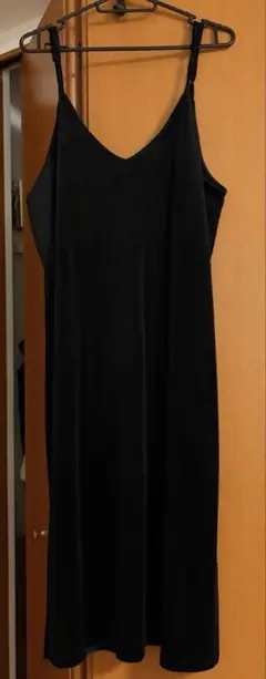 【しまむら】黒 キャミワンピース 調整可能ストラップ