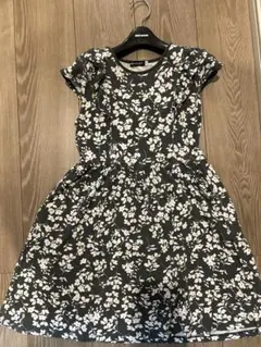 BeBe 花柄 半袖ワンピース 140サイズ