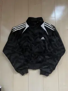 adidas レディース　ジャージ　迷彩柄