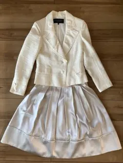 Body Dressing Deluxe白ジャケット＆スカート入学式