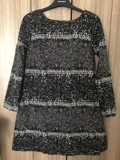 【marimekko】Aライン長袖ワンピース 黒と白のストライプ