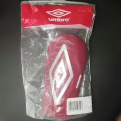 新品未使用　umbro　すね当て　レッド