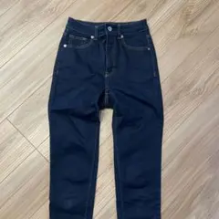 GU スキニーデニム 64