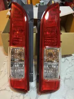 クリスタルアイLEDテールラン LA60 タントカスタム レッド／クリア