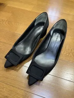 ブラックポインテッドトゥパンプスのサムネイル