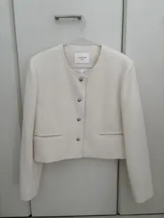 ACOLLECTION ノーカラージャケット ホワイト クロップド丈のサムネイル