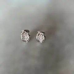 ティアドロップ型シルバーイヤリング
