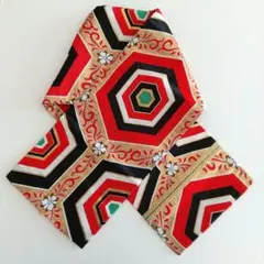 No.72七五三の六角形柄帯のハギレ、はぎれ、古布1.1m