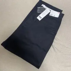 ブラック チノパン
