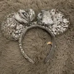 ディズニー　ミニーマウス スパンコールカチューシャ　シルバー