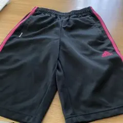 adidas ブラック ピンク ショートパンツ J150